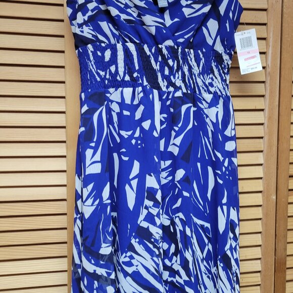 Dress - Picture 1 of 7